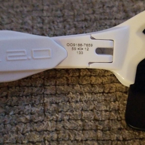 Oakley Prizm Sunglasses! - Picture 4 of 4